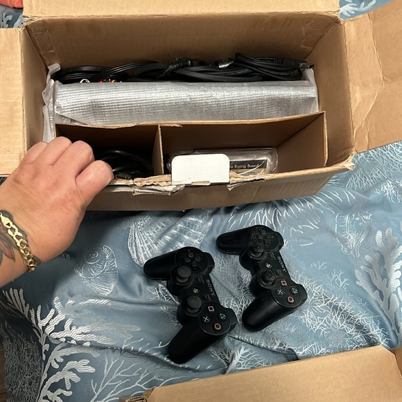 Never taken out the box Sony play station 3 comes with games - Picture 5 of 7